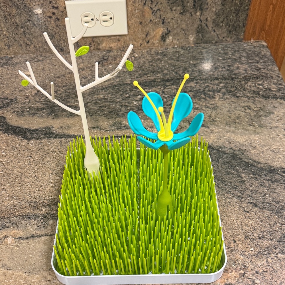 EUC Boon Green Grass + Floral/Branch Baby Bottle Drying Rack